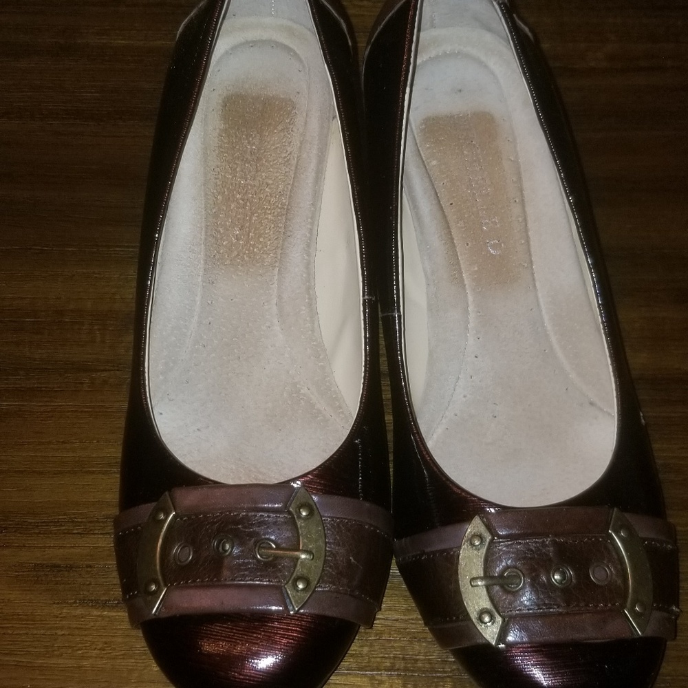 I'm selling size 8 Michelle D